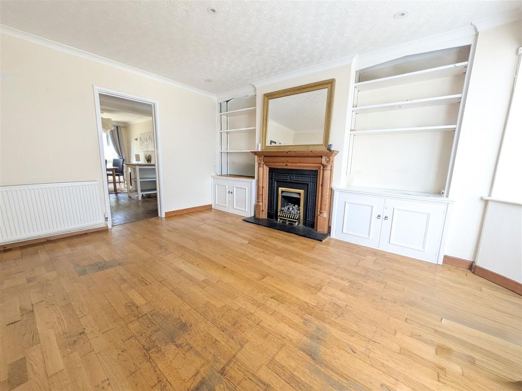 Property photo 3 of 24