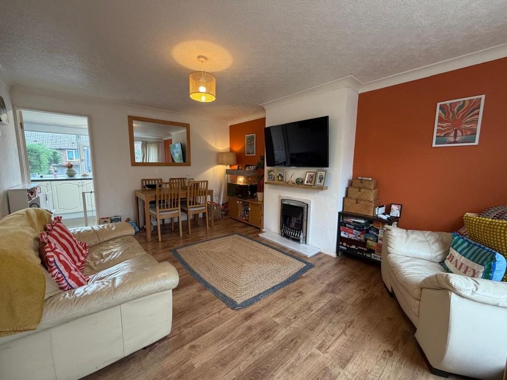 Property photo 2 of 17 Living Room