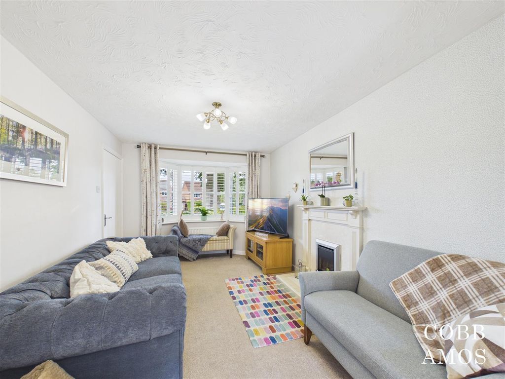 Property photo 3 of 18 Cam03722G0-Pr0137-Still003.Jpg