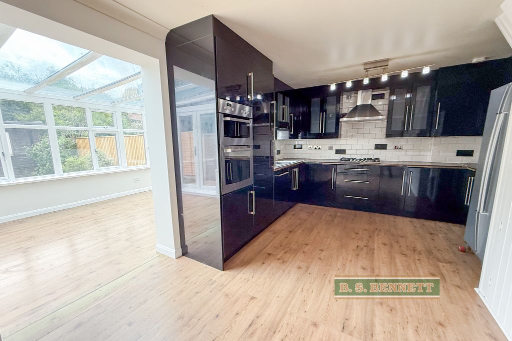 Property photo 2 of 16 Kitchen