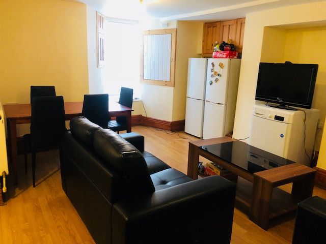 Property photo 2 of 28