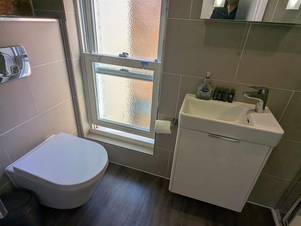 Property photo 3 of 3 155Bath.Jpg