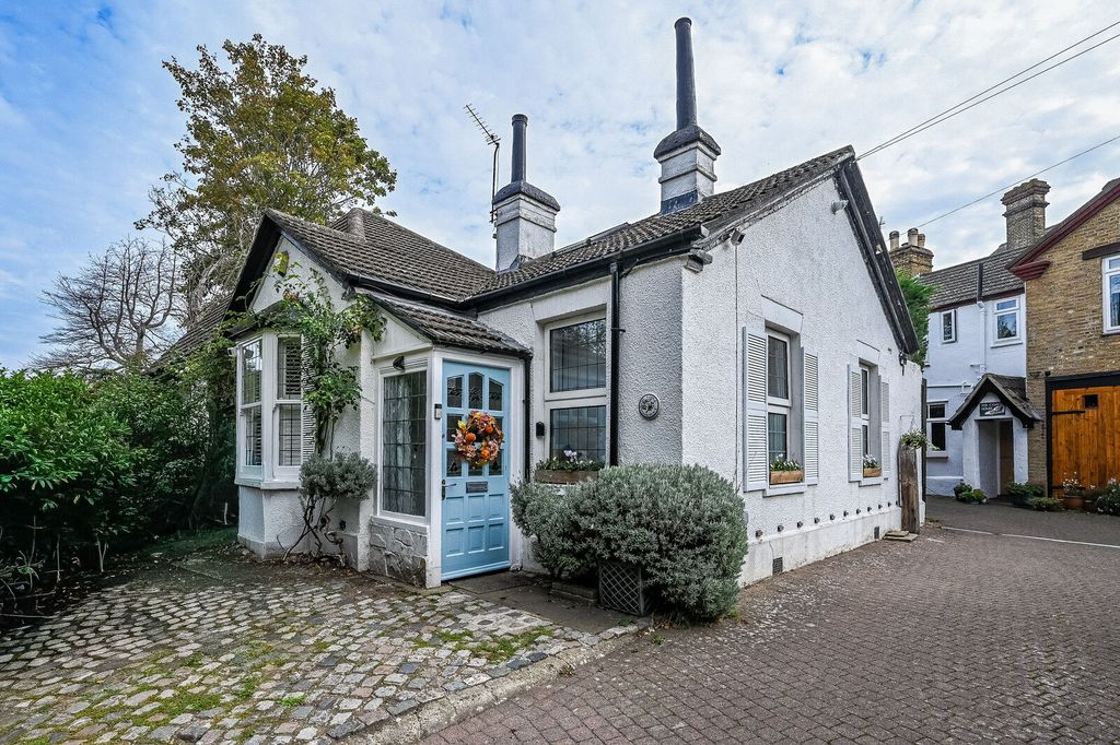 Property photo 1 of 24