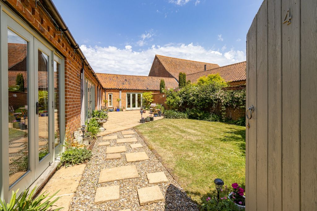 Property photo 2 of 40 5181532