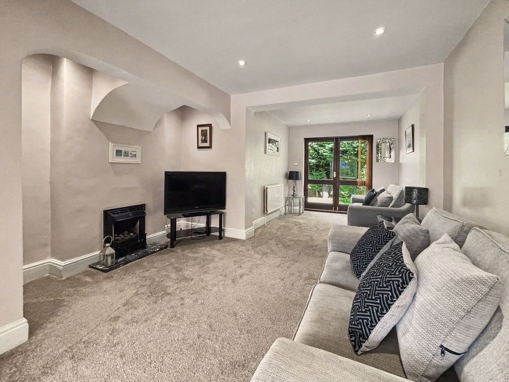 Property photo 2 of 24