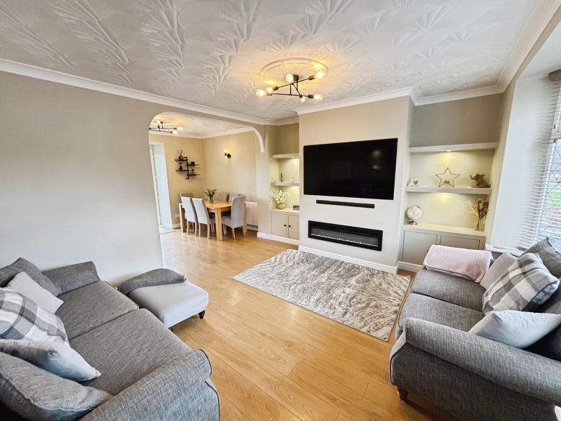 Property photo 2 of 16 Lounge