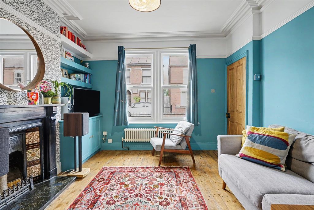 Property photo 2 of 26 Living Room