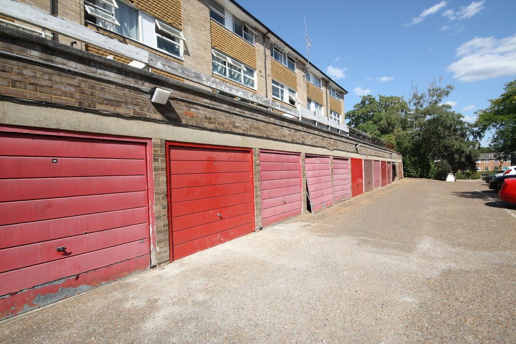Property photo 1 of 3