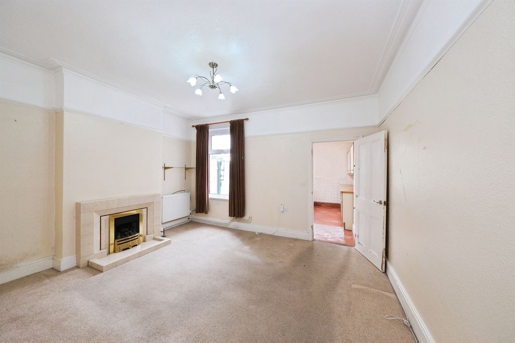 Property photo 3 of 20