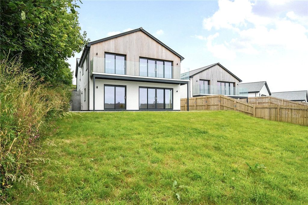 Property photo 2 of 21 Picture No. 15