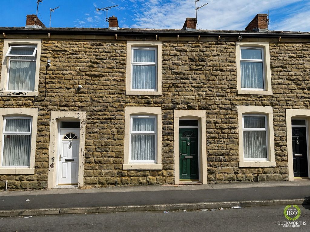 Property photo 1 of 12