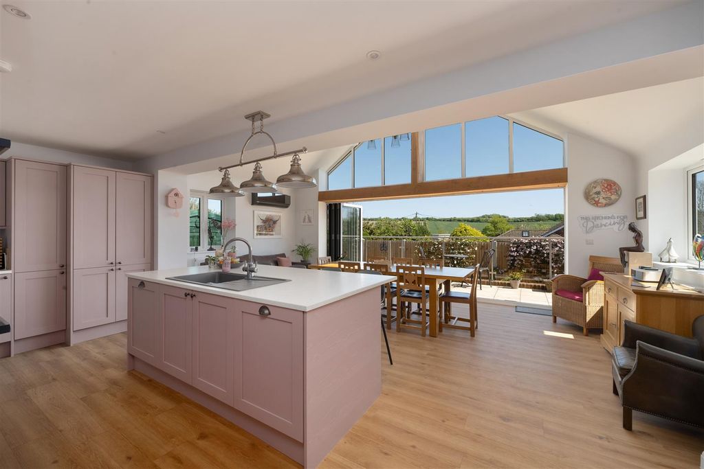 Property photo 2 of 27 Church Lane, Kingston, Canterbury