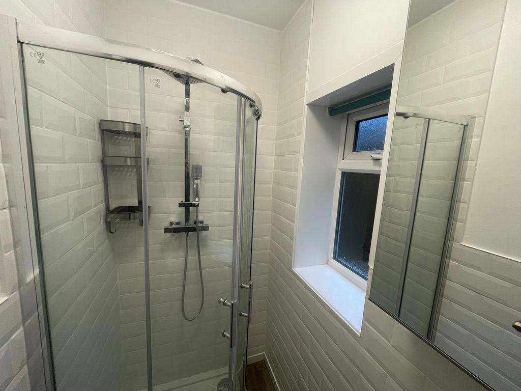 Property photo 3 of 4 Bathroom