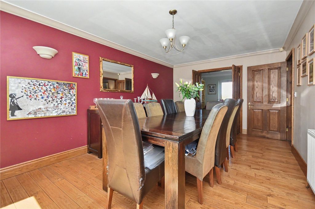 Property photo 2 of 29 Picture No. 15