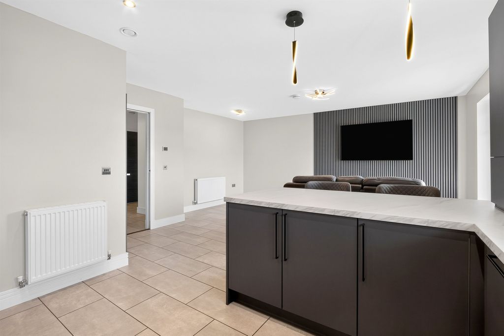 Additional image 11 of 2 bed penthouse for saleJardine Avenue, Falkirk FK2