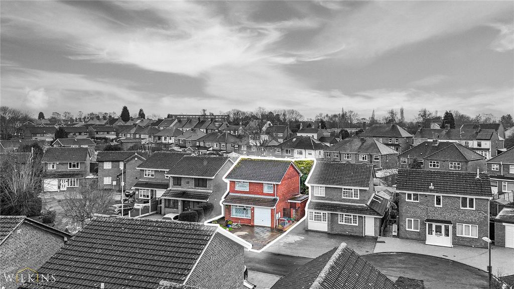 Property photo 2 of 26 Picture No. 33