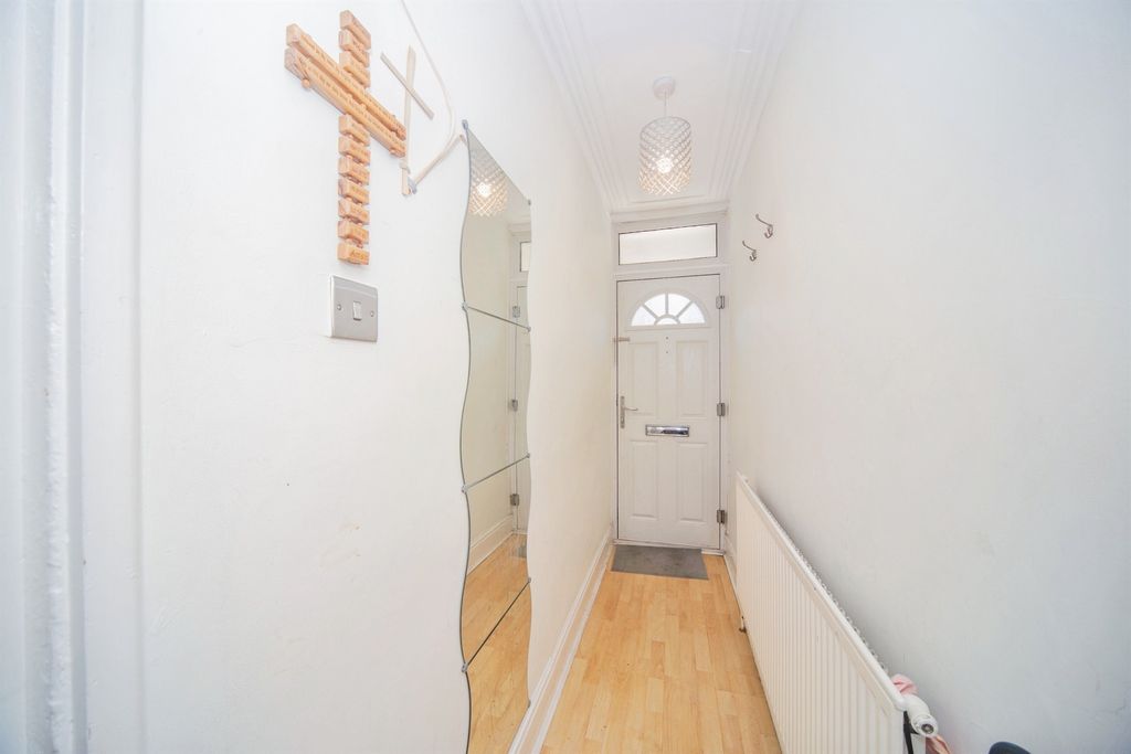 Property photo 2 of 23