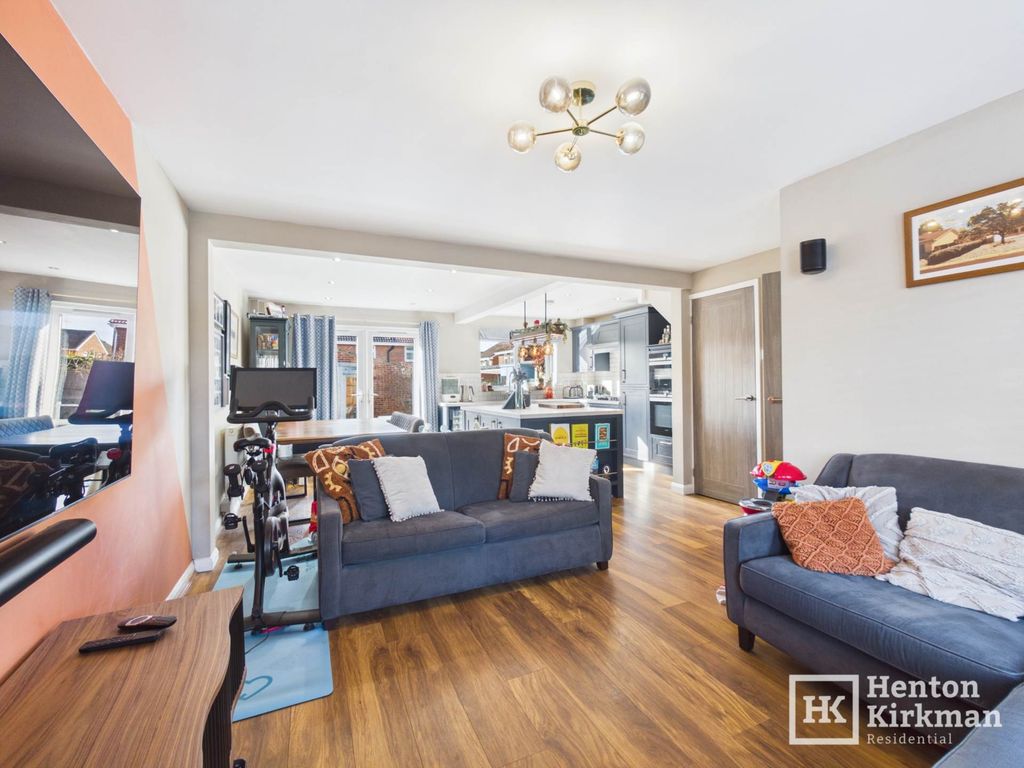 Property photo 2 of 17