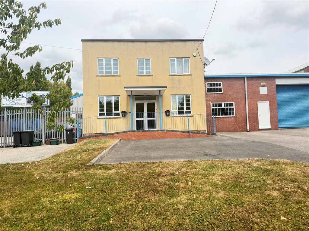 Property photo 1 of 7 Front And Parking