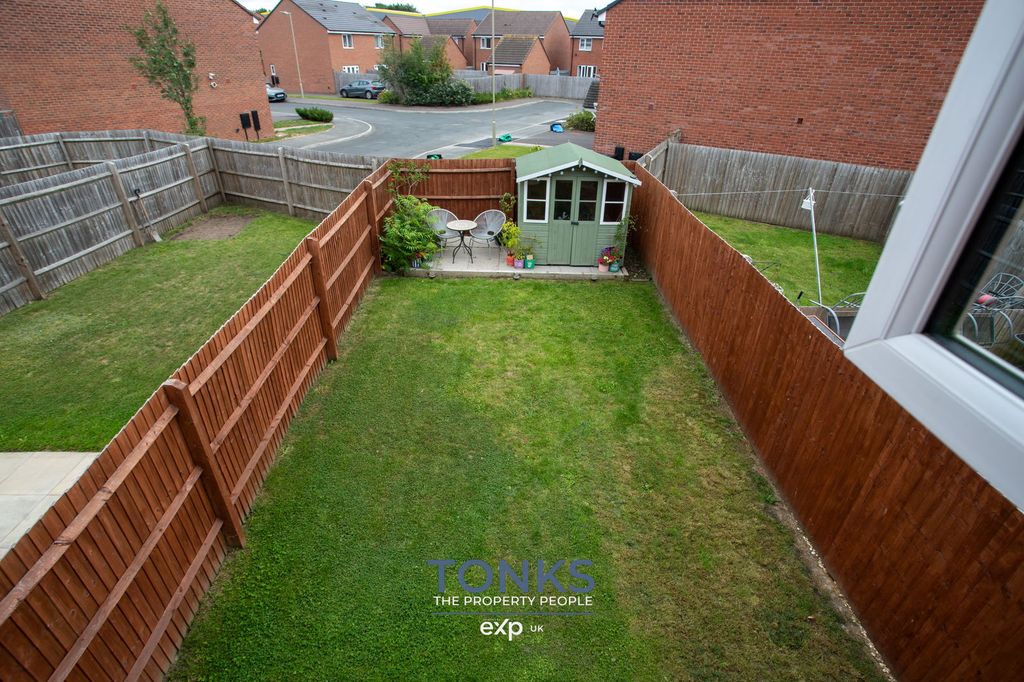 Property photo 2 of 19
