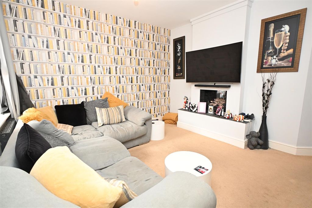 Property photo 3 of 19 Reception Room