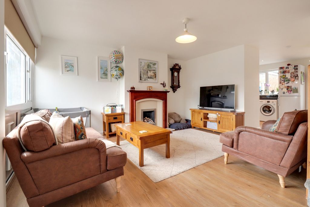Property photo 2 of 12 Sitting Room
