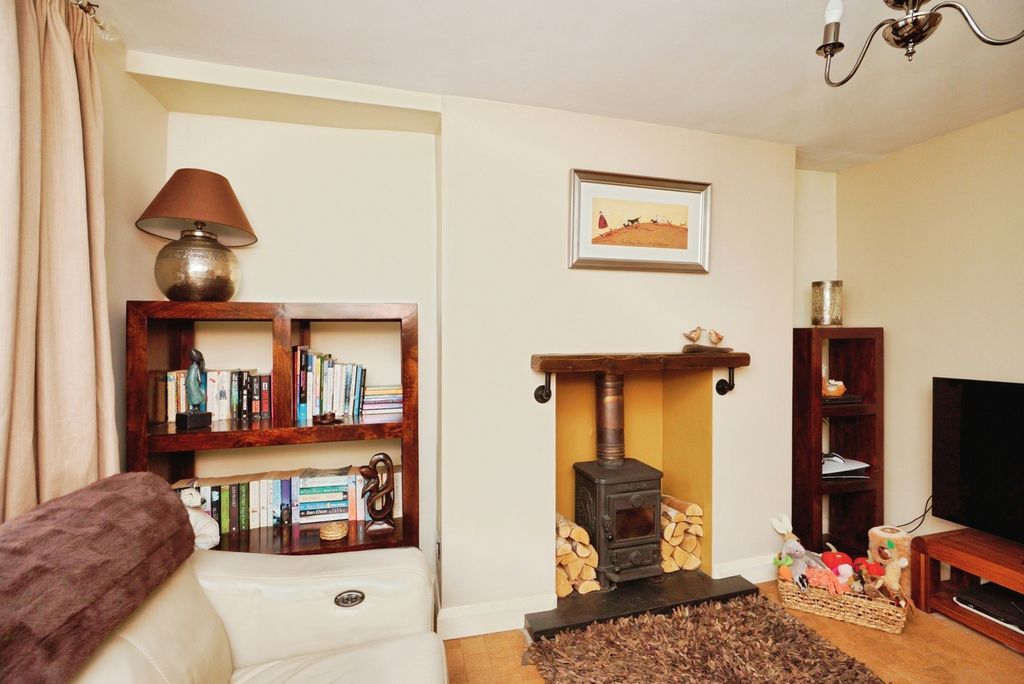 Property photo 3 of 17 Pbox-Img.Jpg