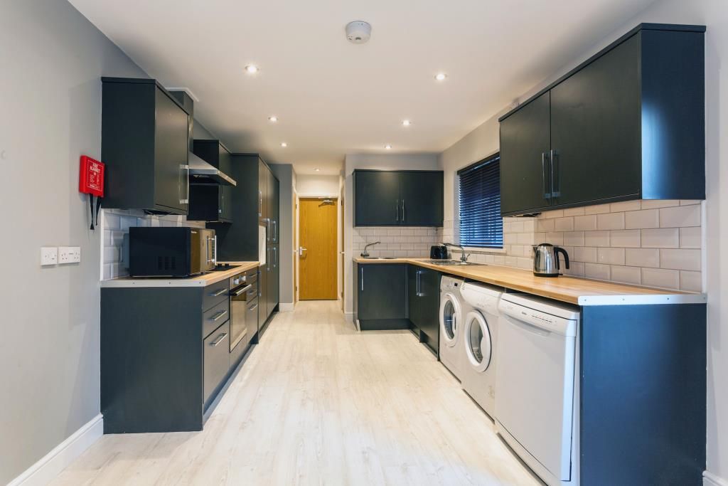 Property photo 2 of 8 5Ls Kitchen