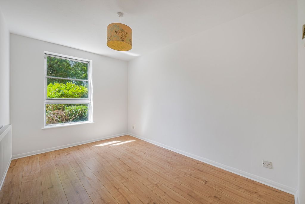 Property photo 3 of 18 Picture No. 02