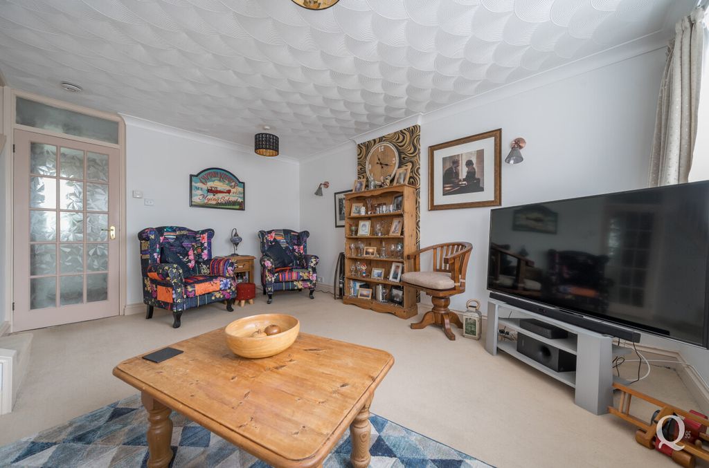 Property photo 3 of 23 232A067c-F9A9-484...