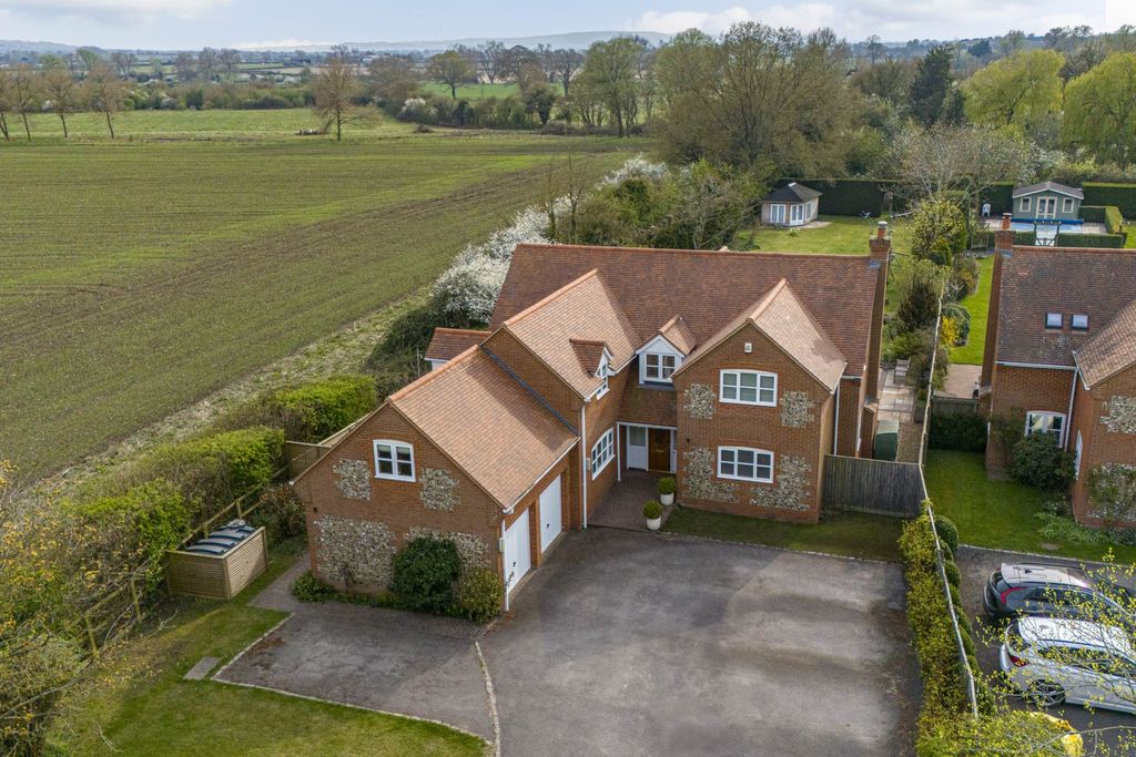 Property photo 2 of 30