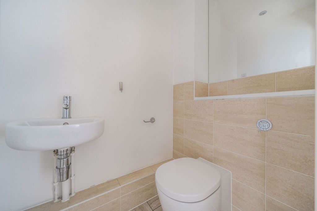 Property photo 3 of 23