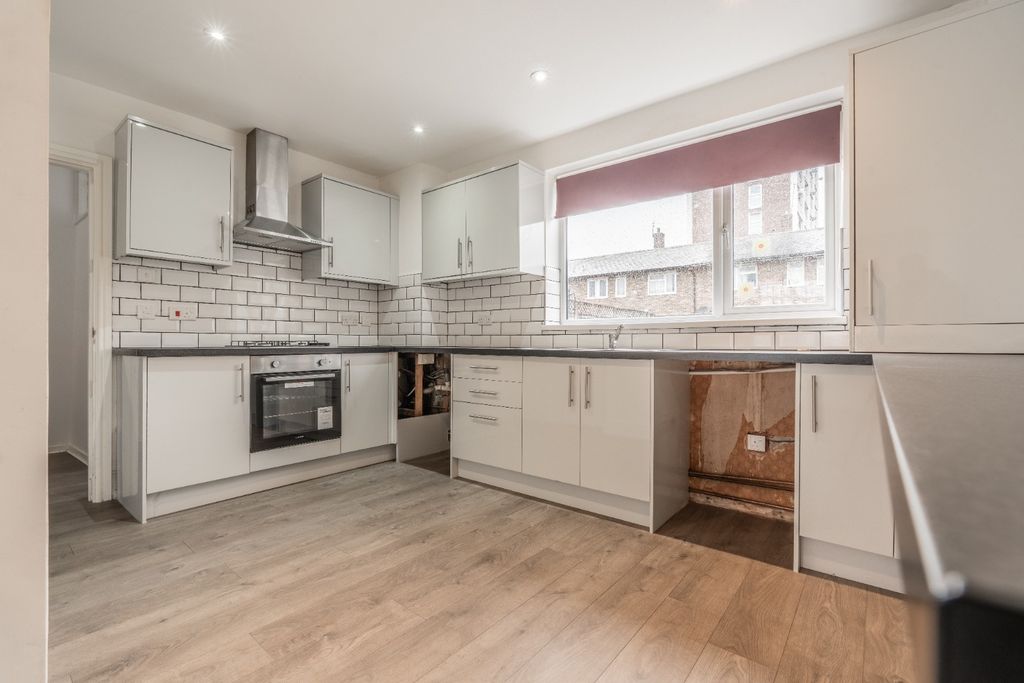Property photo 3 of 11 5174594