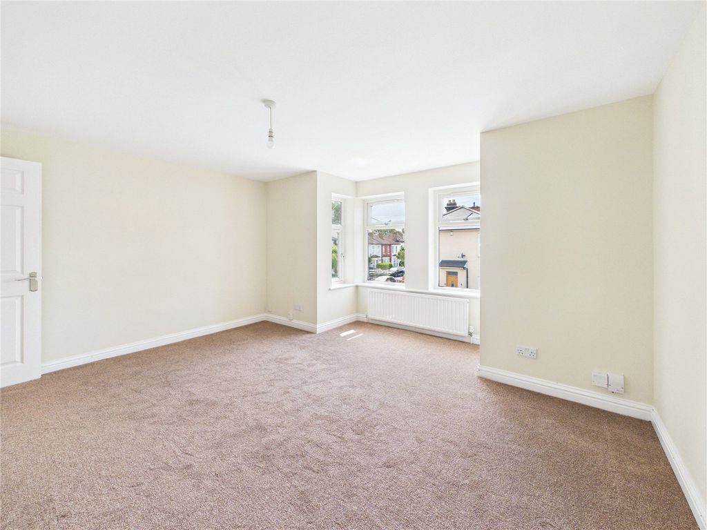 Property photo 3 of 8 Picture No. 15