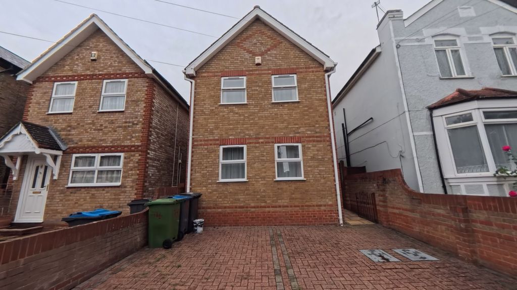 Property photo 1 of 37