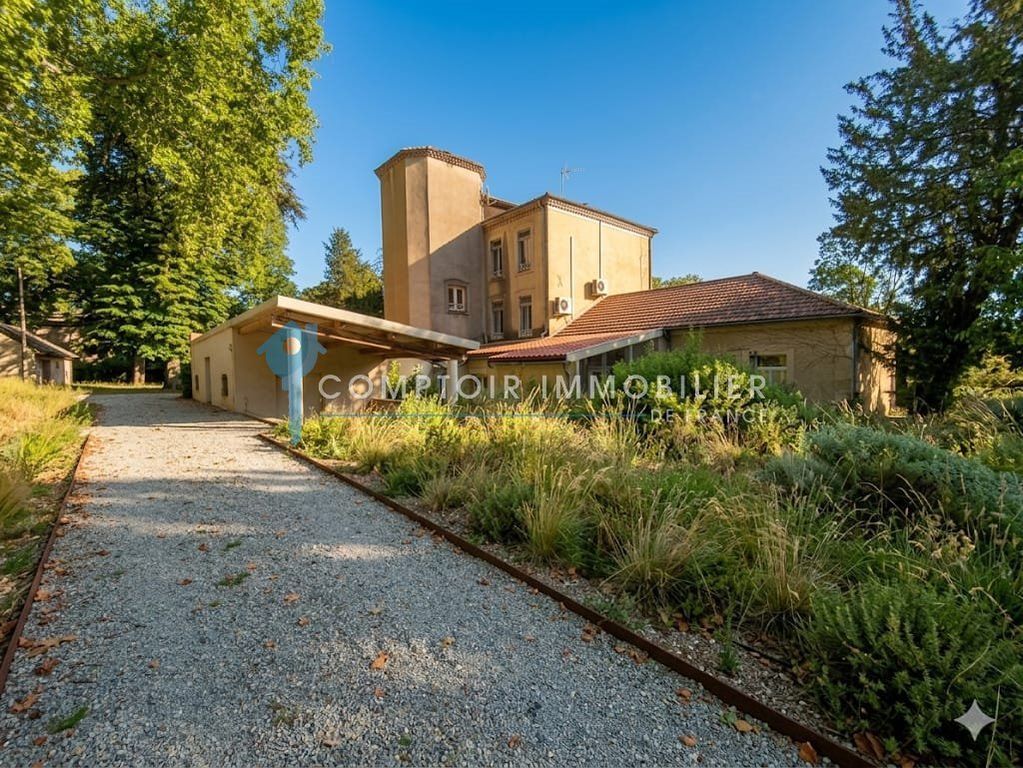 Property photo 2 of 21