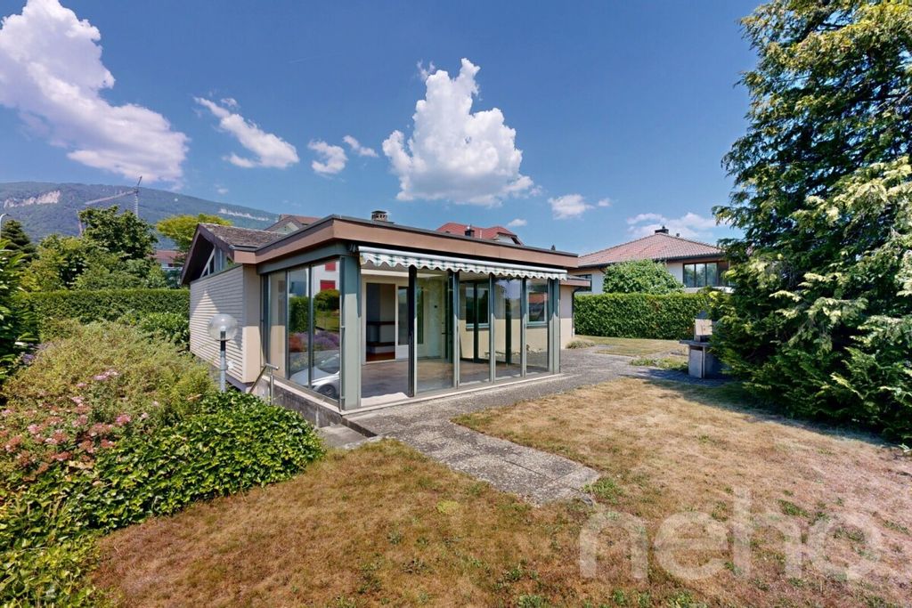 Property photo 3 of 12