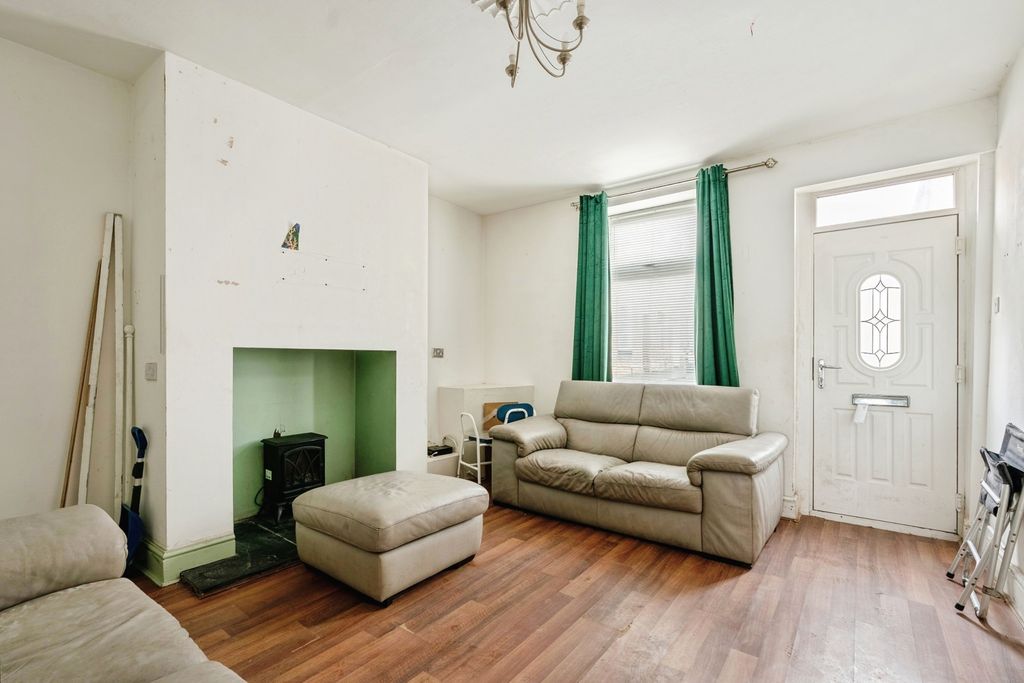 Property photo 2 of 16 Pbox-Img.Jpg