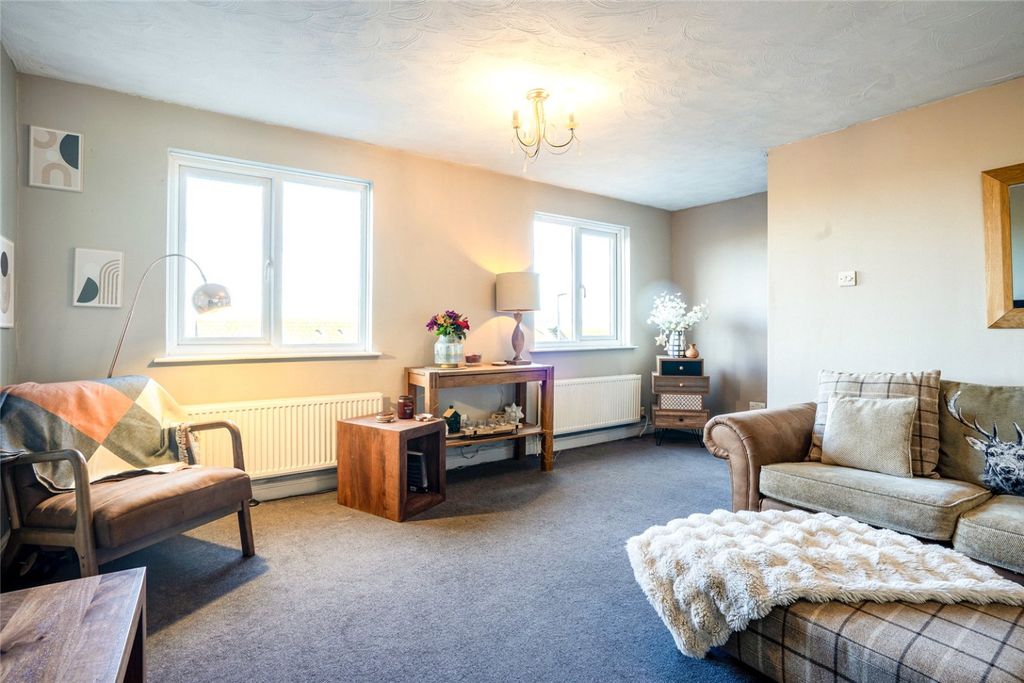 Property photo 2 of 10 4761341