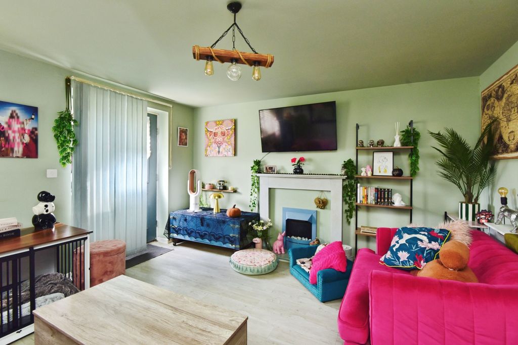 Property photo 3 of 15