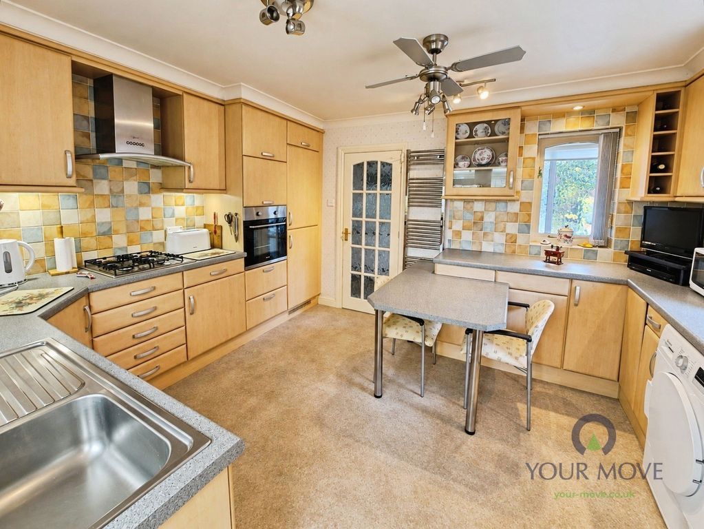 Property photo 2 of 23 Kitchen