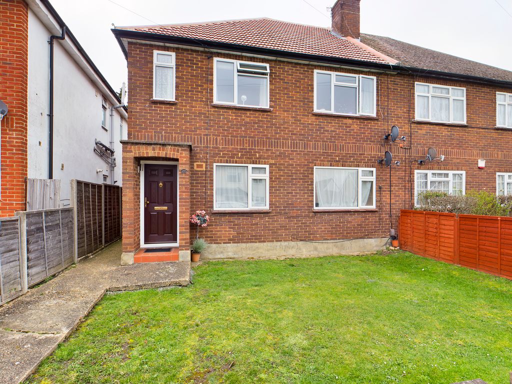 Property photo 1 of 9 Photo 02