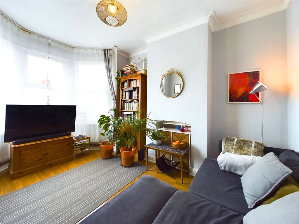 Property photo 2 of 17 Picture No. 04