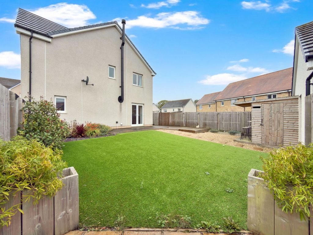 Property photo 2 of 41 Rear Garden