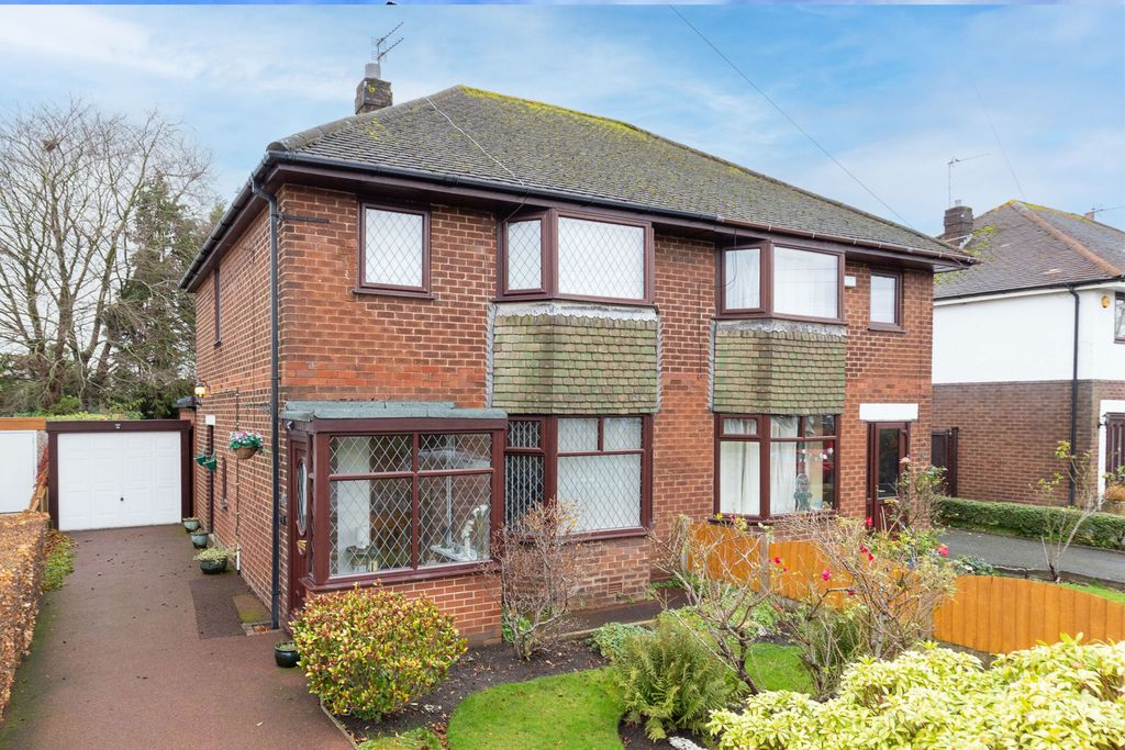 Property photo 1 of 14 Front