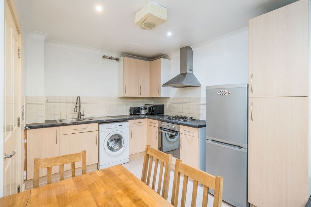 Property photo 3 of 4