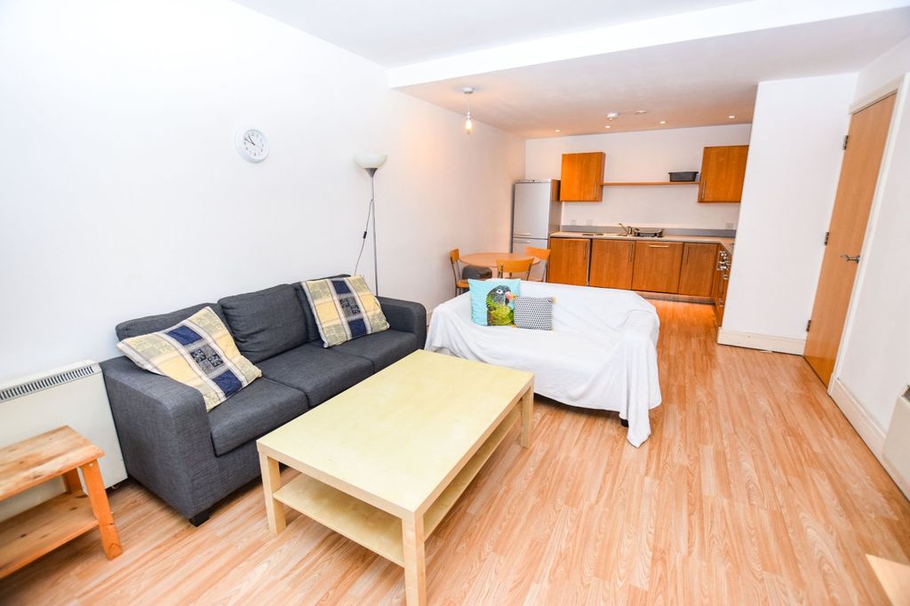 Property photo 2 of 18 Picture No. 64