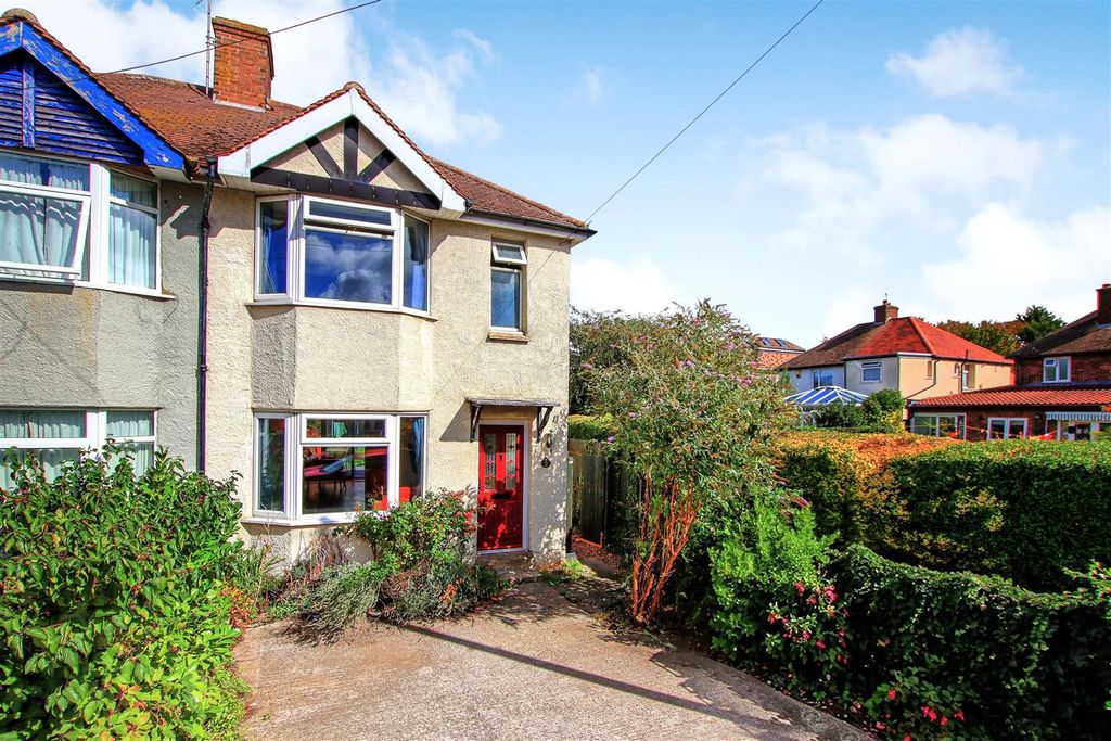 Property photo 1 of 17 Front 6.Jpg