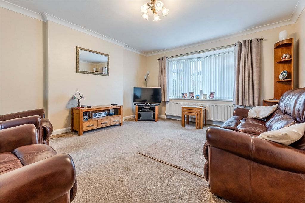 Property photo 3 of 22 Picture No. 02