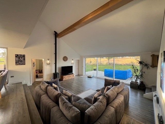 Property photo 3 of 21 Living Room